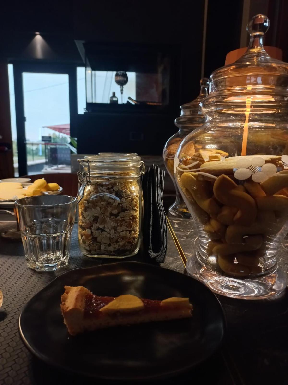 Le Maginot Relais Bed & Breakfast Castelvetro Piacentino ภายนอก รูปภาพ